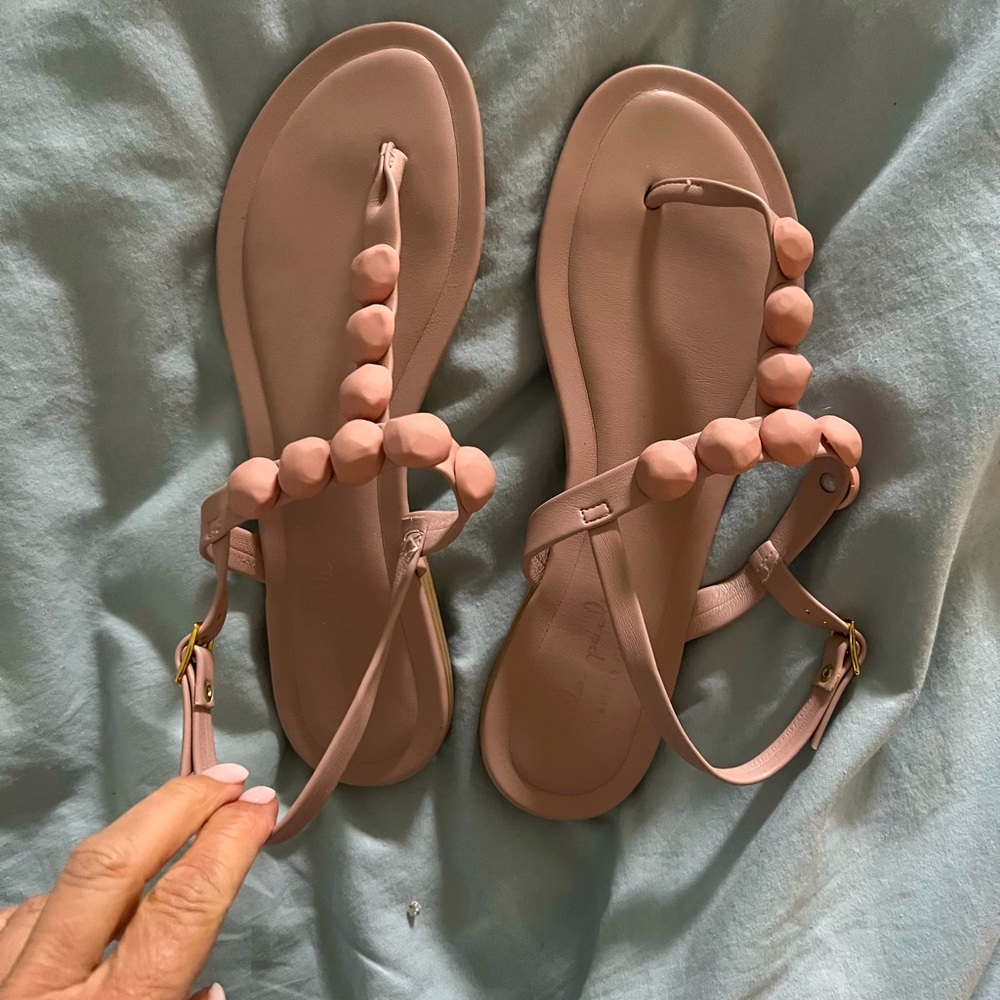 Pink sandal with embellishment